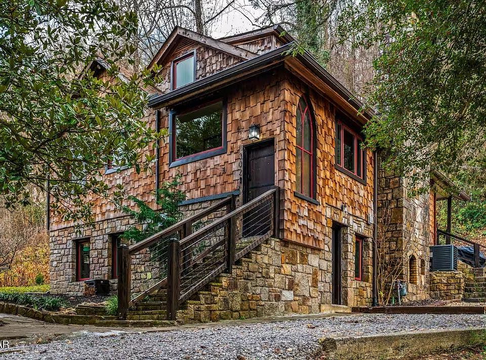 1st image of 302 Newman Rd