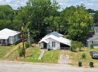 102 N Temple St, Caldwell, TX 77836