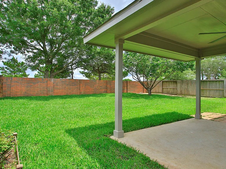 19830 Sternwood Manor Dr — Photo 35