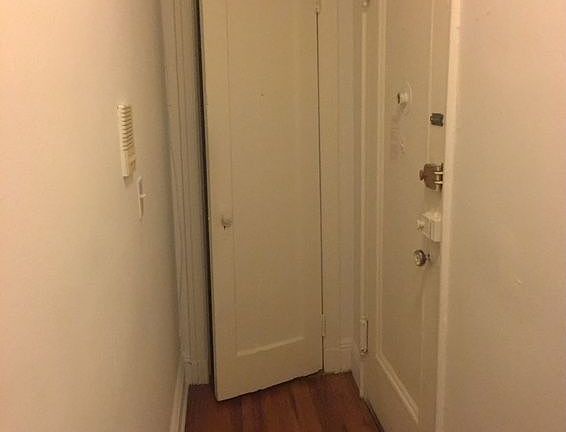 4th image of 2840 34th St APT 2C