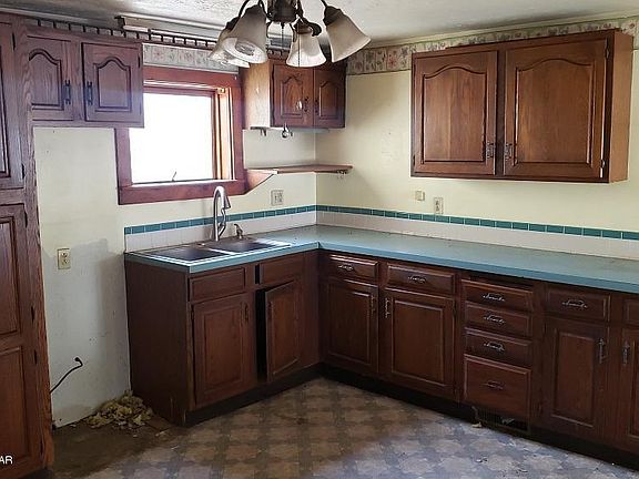2nd image of 1361 Old Tioga Tpke