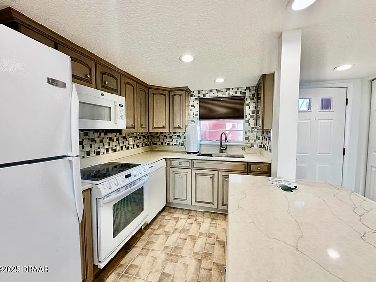 3845 S Atlantic Ave #1 — Photo 8