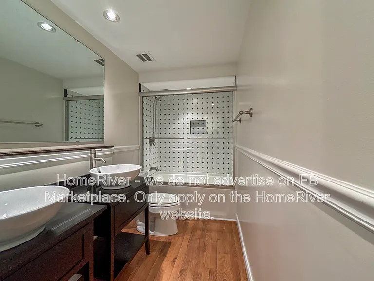 11111 Kings Xing — Photo 11