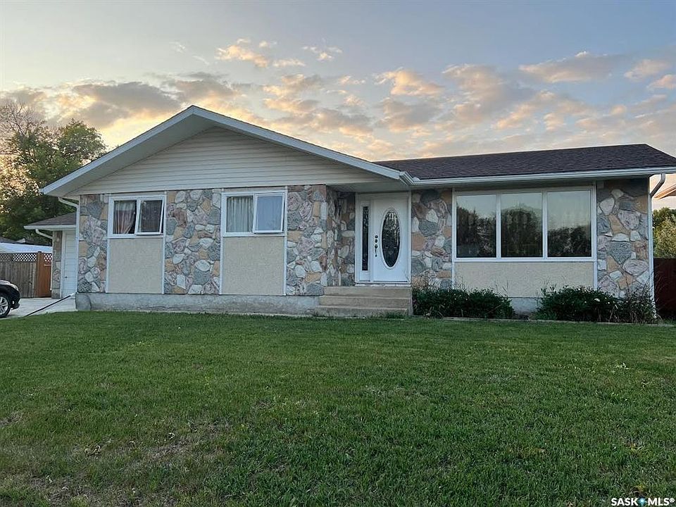 1st image of 1016 Carlton Dr