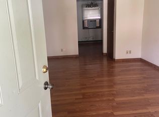 1006 Davis St #1, Charleston, IL