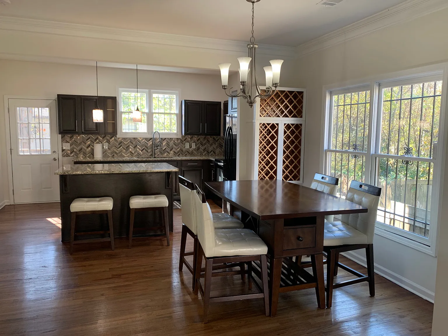 896 Pelham St NW — Photo 1