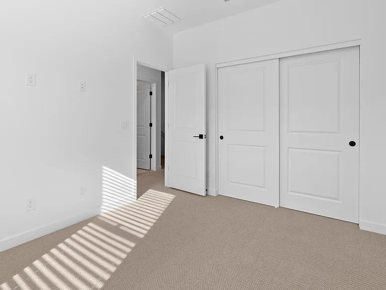 2831 W White Feather Ln — Photo 14