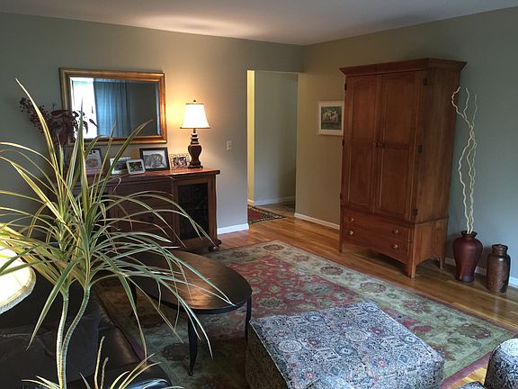 3rd image of 9508 Fallson Ct