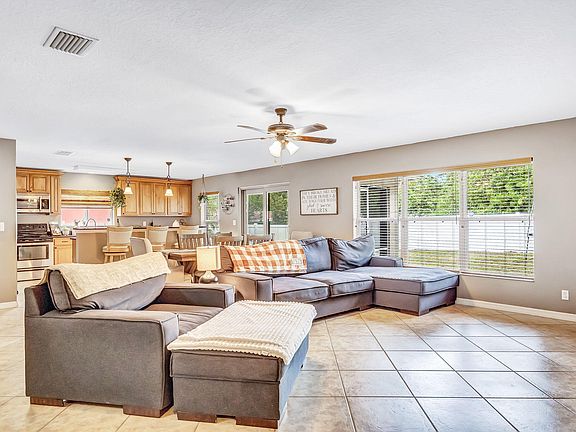 4th image of 3266 Hainlin Ave SE