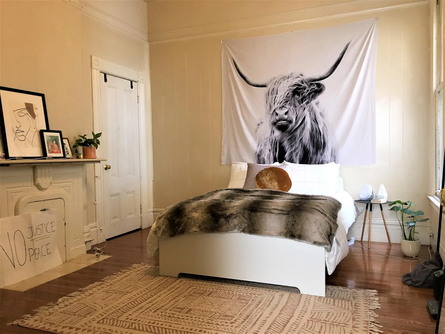 5 bed, 1900 sqft, $7,699 — Photo 1