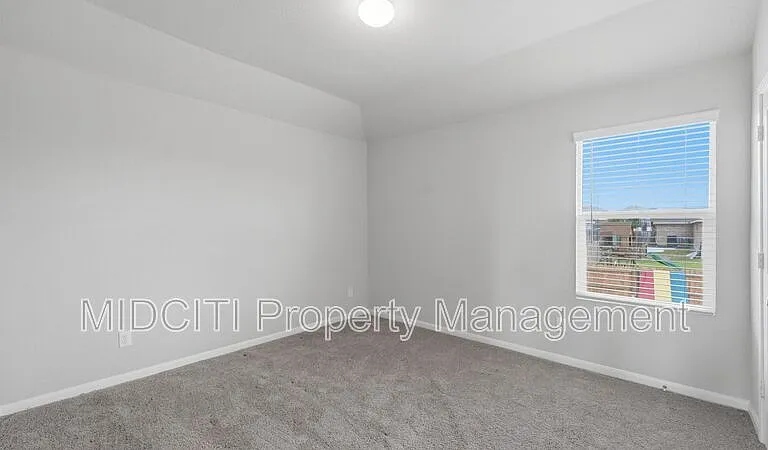 1858 Lauter Ln — Photo 37