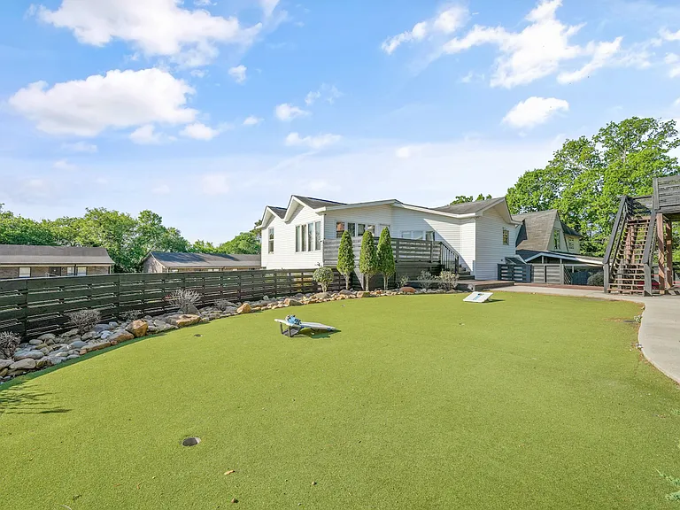 Hillwood Villas — Photo 14