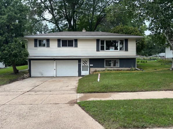4806 Goldfinch Dr, Madison, WI 53714