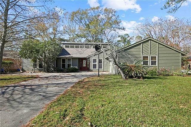 1st image of 17 Colony Trail Dr