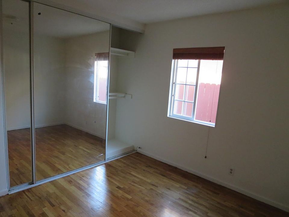 Standard bedroom