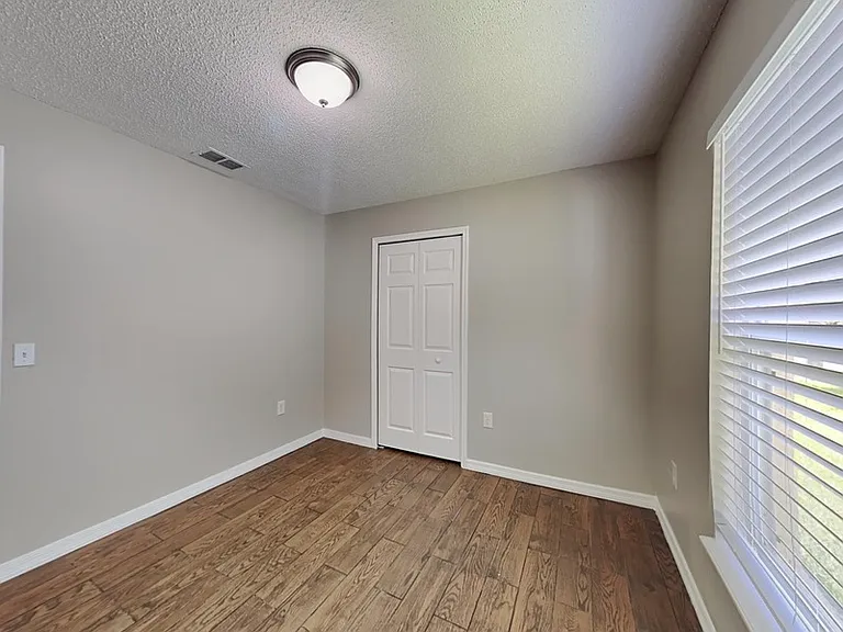 6879 Belmar Dr — Photo 10