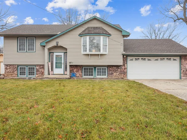 317 Sycamore St, De Soto, IA 50069