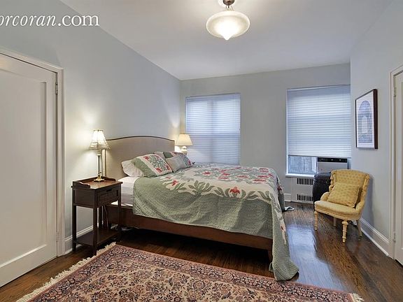 4th image of 310 W 94th St #6AE