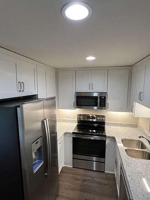 1st image of 300 4th Ave S #3