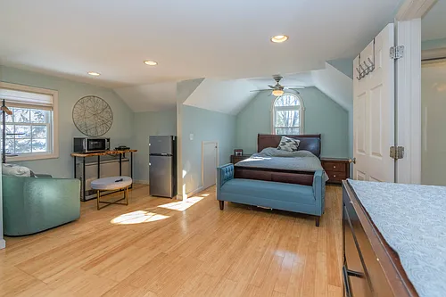23 Hunting Ln Photo 1