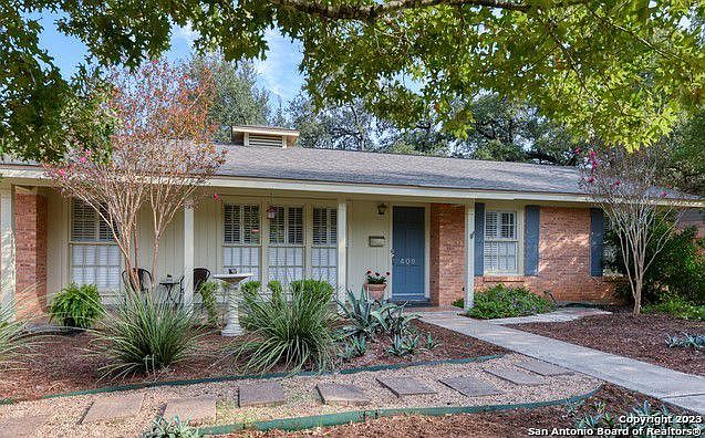1st image of 409 Oak Glen Dr