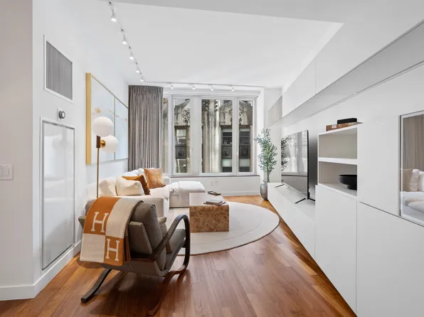 15 William Street image 1 of 17