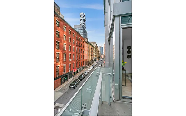 Rented by Douglas Elliman | media 14