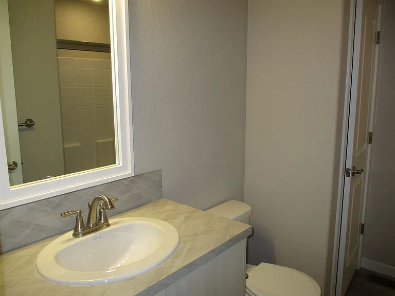 513 Hillsview Dr — Photo 17