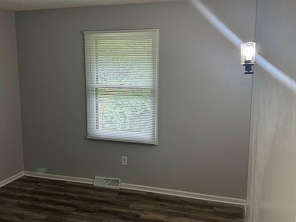 Lowe level bedroom