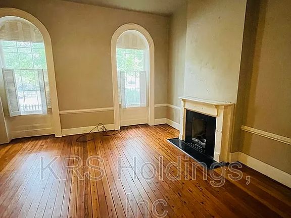 5th image of 424 W Washington St APT A