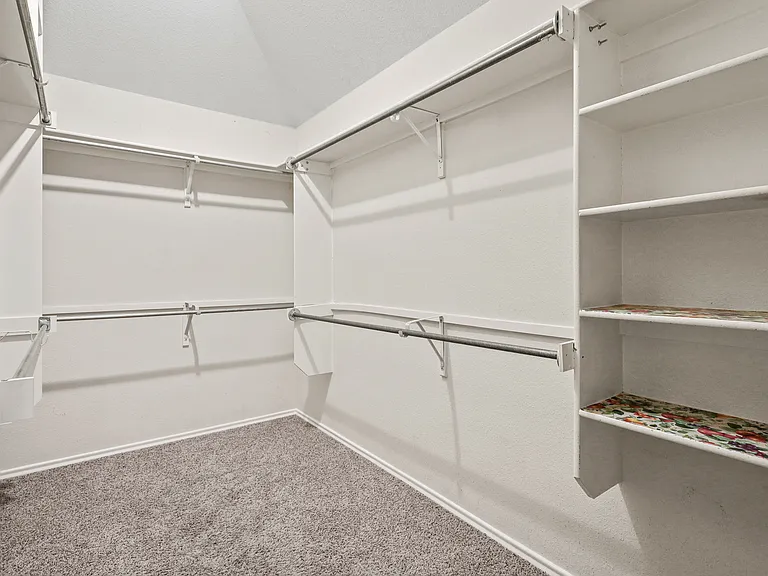 2127 Ballycastle Dr — Photo 14