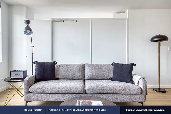 Rented by The Blueground | media 3