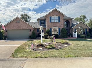 3715 Cambridge Dr, Hurricane, WV 25526