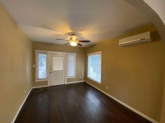 3rd image of 1063 E Orange Grove Blvd