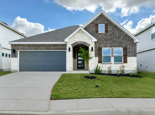 222 Brood Dr, Adkins, TX 78101