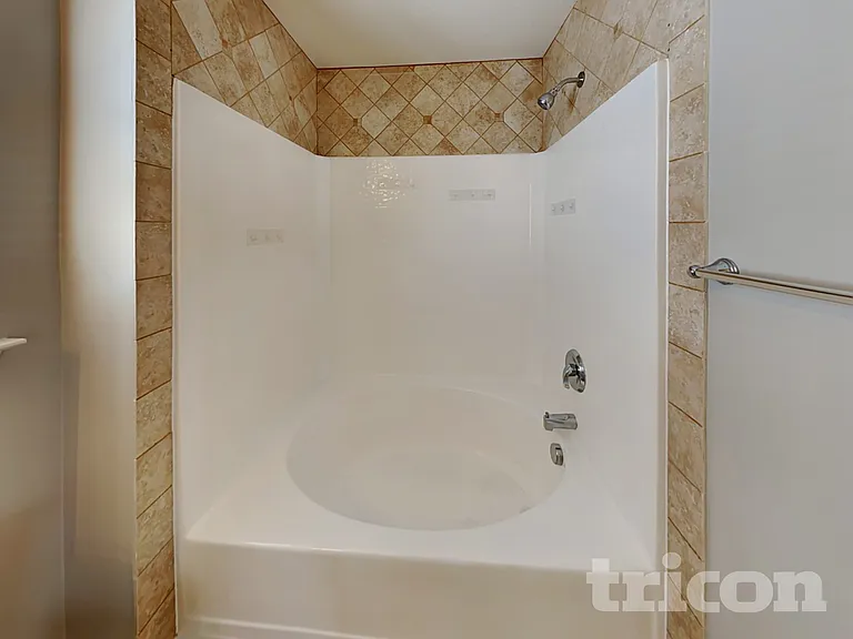 7633 Lady Liberty Ln — Photo 10