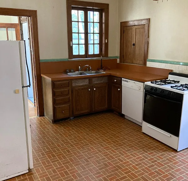 7240 Forsyth Blvd — Photo 4