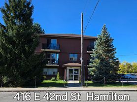 416 E 42nd St, Hamilton, ON