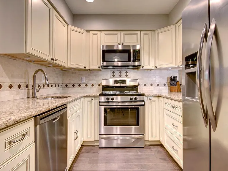 671 Snowdrop Ct — Photo 3