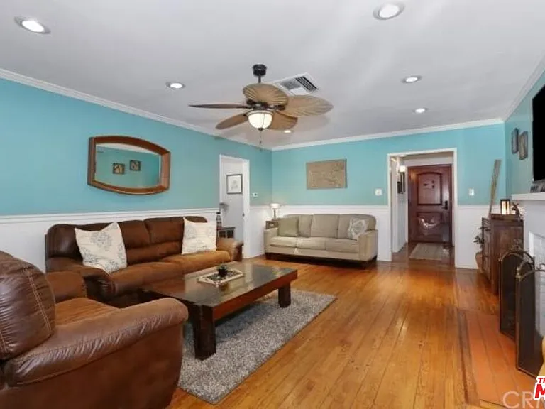 4721 Greenbush Ave — Photo 3