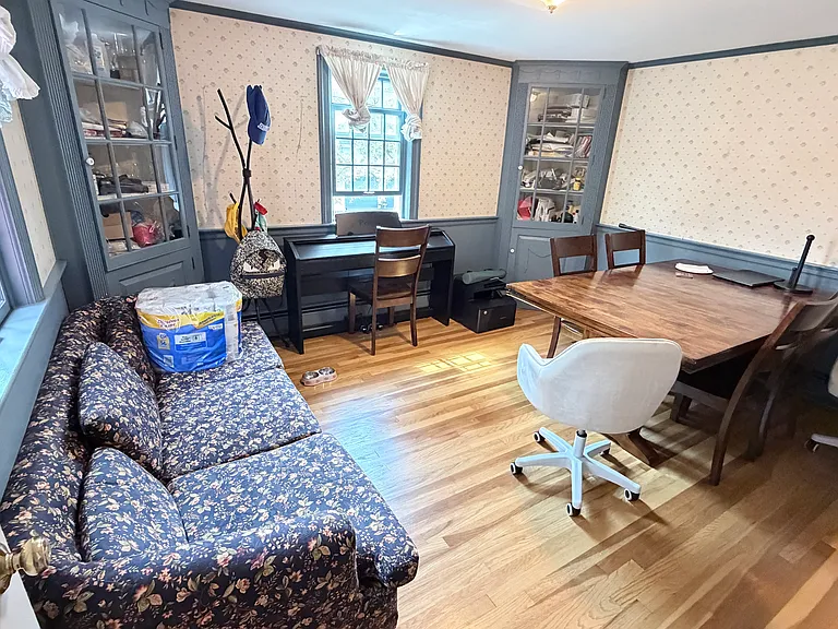 4 Mossdale Rd — Photo 3