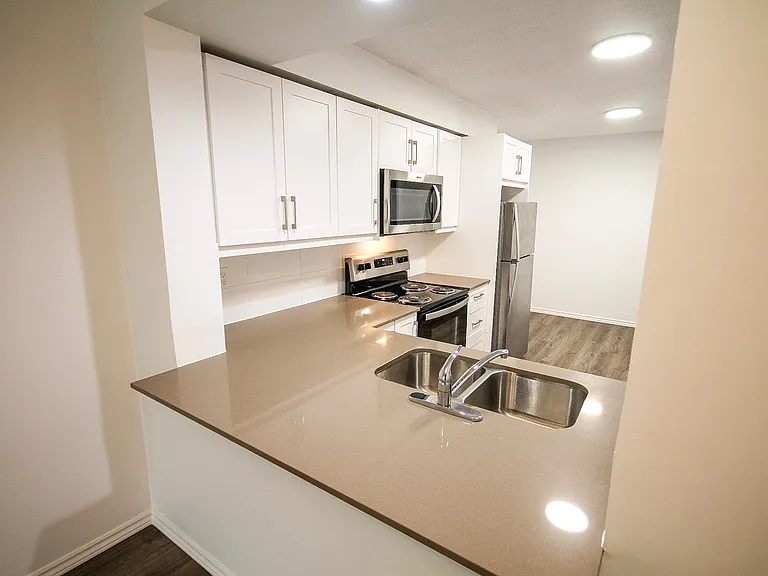 508 Beechwood Dr #602 — Photo 2