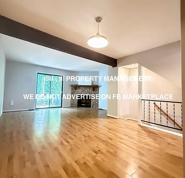 1921 Lawrence Ct — Photo 3