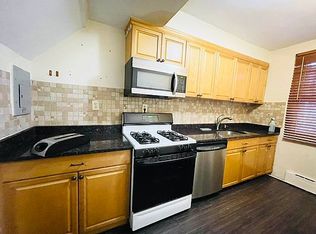 28-07 Ditmars Blvd #2R, Astoria, NY 11105