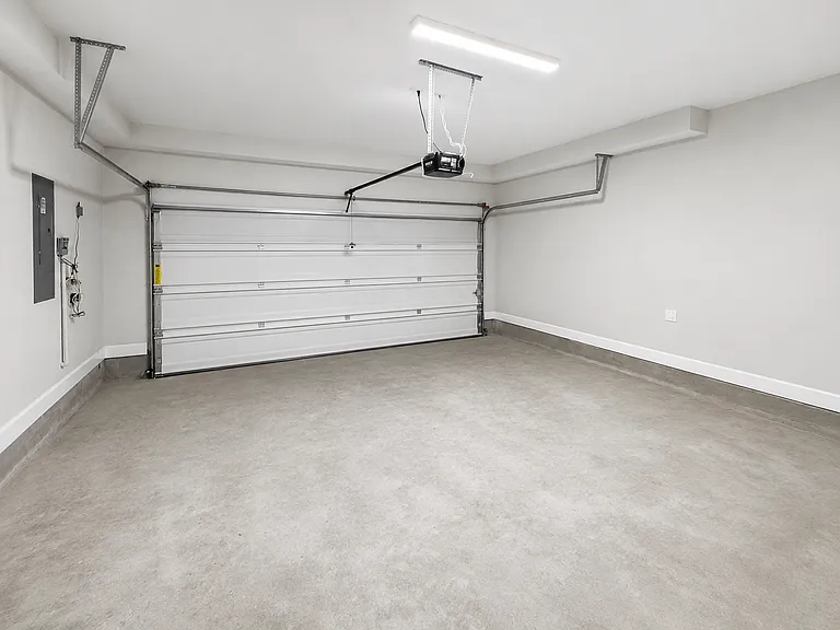 1367 Branchwood Pl — Photo 32