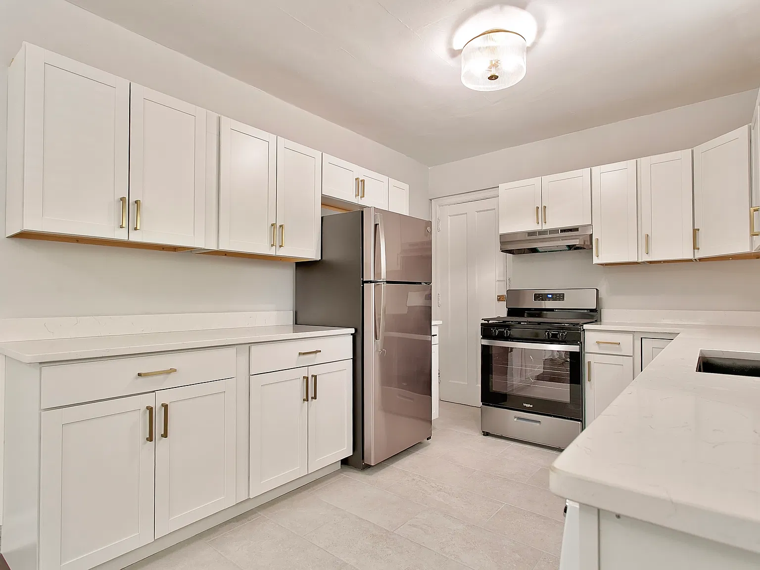 1 bed, 1000 sqft, $1,295 — Photo 3
