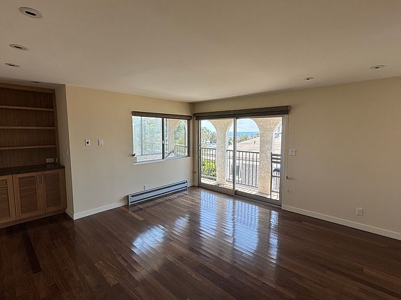 3rd image of 640 Manhattan Beach Blvd APT 6