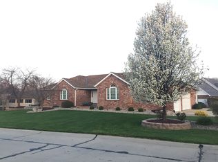 9 Kingsley Way, Glen Carbon, IL