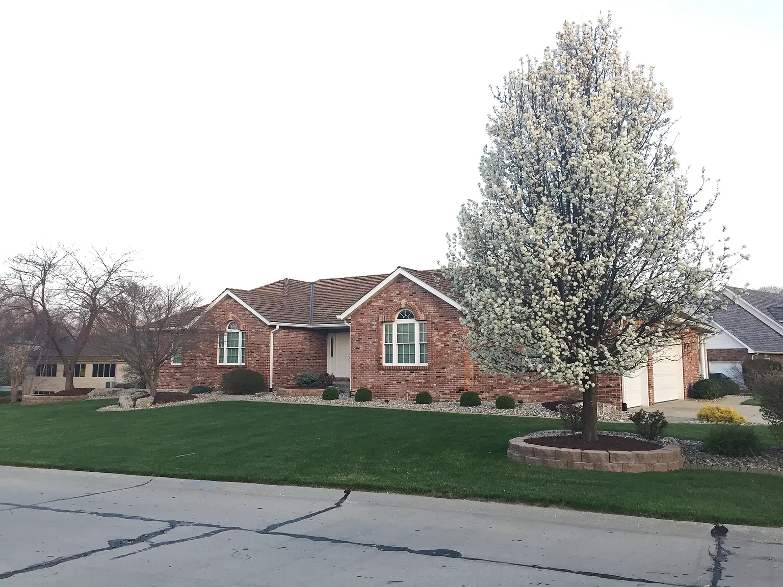 9 Kingsley Way photo 1