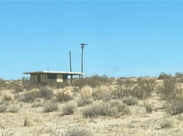 4950 Godwin Rd, Twentynine Palms, CA 92277